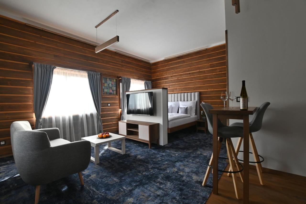 Apartmany Spessart Хомутов Экстерьер фото